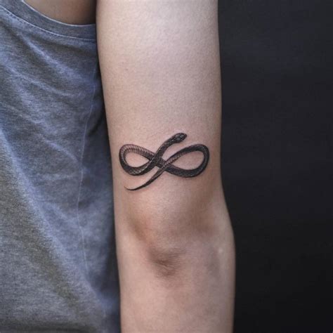 tattoo amor infinito|infinity snake tattoo.